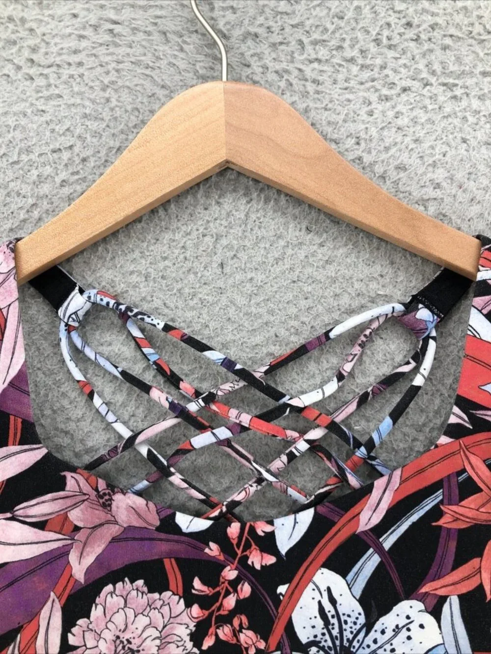 Lululemon Free To Be Bra Wild Womens 6 Small Multi Floral Crossback Straps Yoga